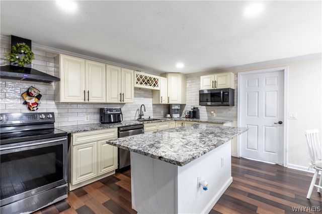 6795 Nash Road, Wheatfield, NY 14120