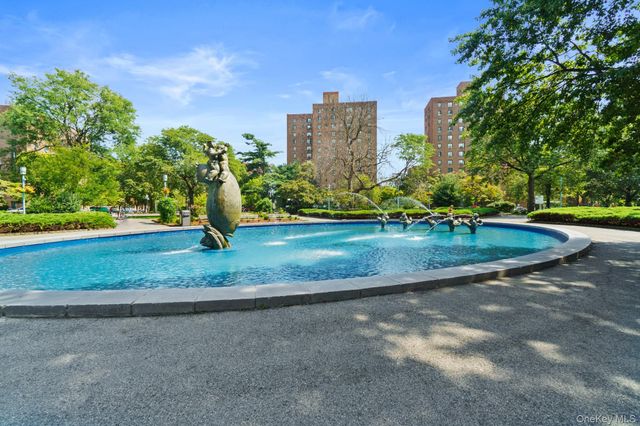 1700 Metropolitan Avenue 4F, Bronx, NY 10462