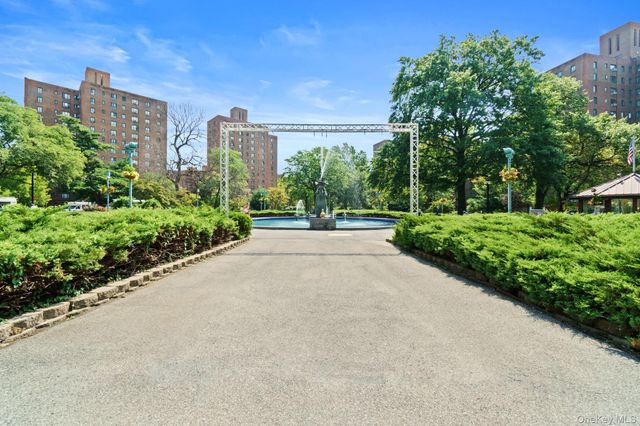 1700 Metropolitan Avenue 4F, Bronx, NY 10462