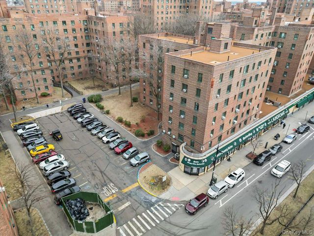 1700 Metropolitan Avenue 4F, Bronx, NY 10462
