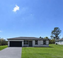 2520 W Windchime Loop, Dunnellon, FL 34434