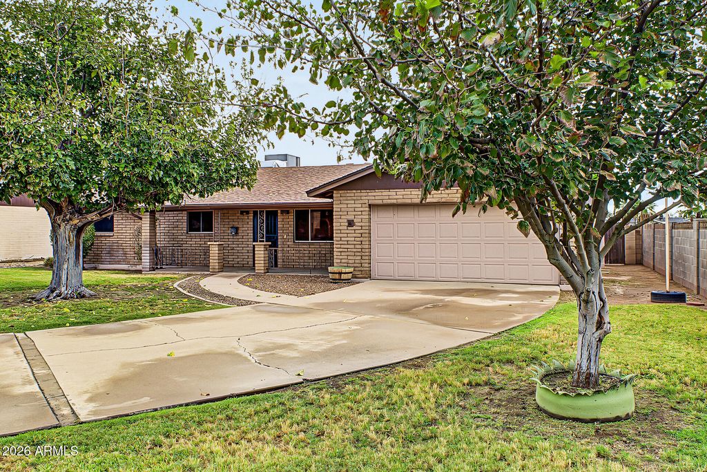 700 N KAREN Drive, Chandler, AZ 85224 — exterior