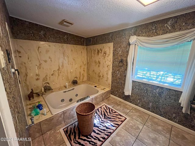 5613 E Old Spanish Trail, New Iberia, LA 70560