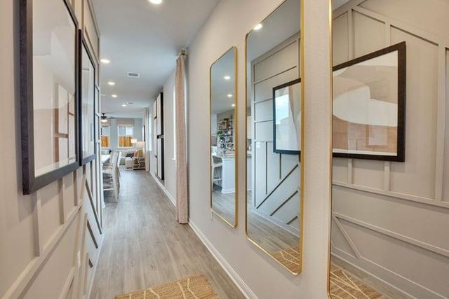 216 Bendecido LOOP, Elgin, TX 78621