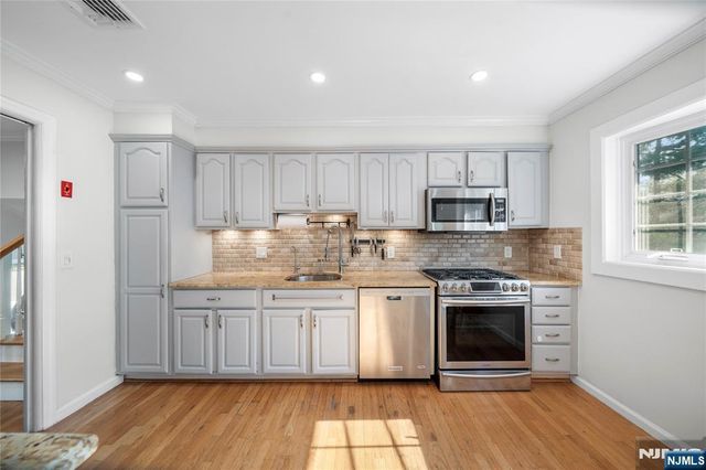 1 Hazley Court, Rochelle Park, NJ 07662