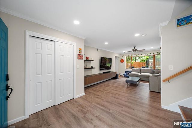 1 Hazley Court, Rochelle Park, NJ 07662
