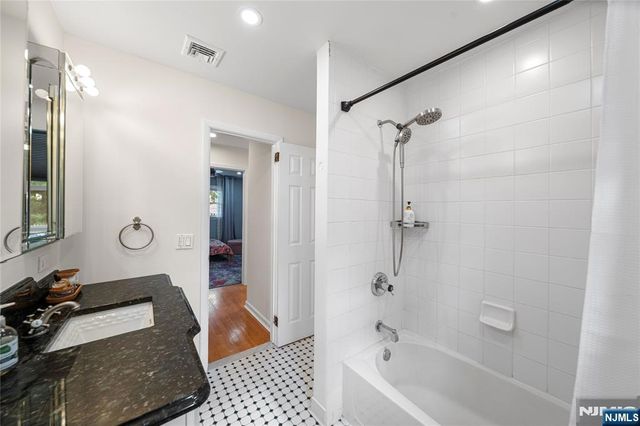 1 Hazley Court, Rochelle Park, NJ 07662