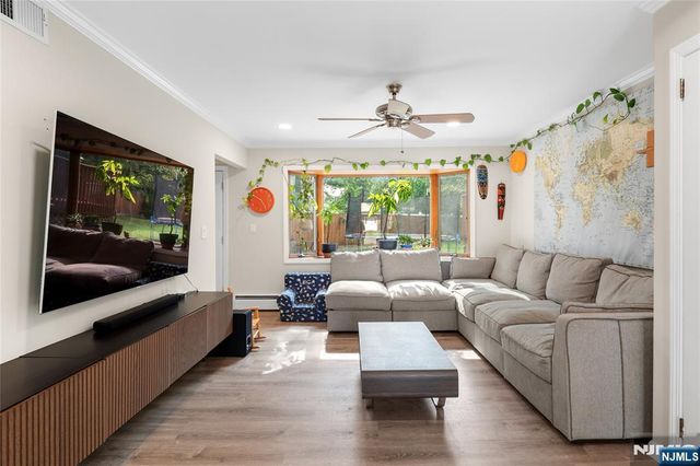 1 Hazley Court, Rochelle Park, NJ 07662