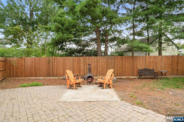 1 Hazley Court, Rochelle Park, NJ 07662