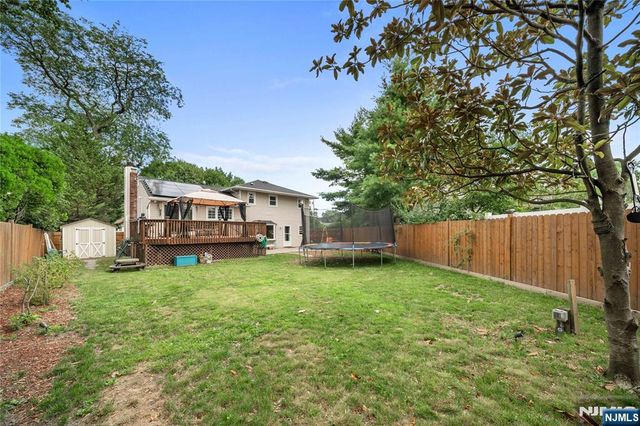 1 Hazley Court, Rochelle Park, NJ 07662