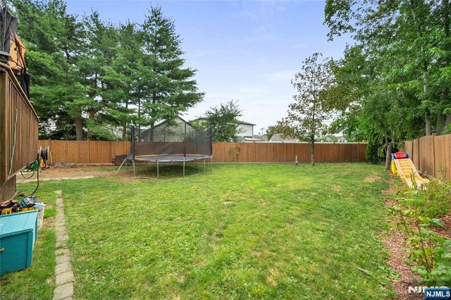 1 Hazley Court, Rochelle Park, NJ 07662