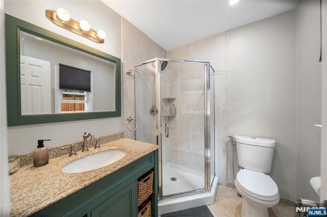 1 Hazley Court, Rochelle Park, NJ 07662