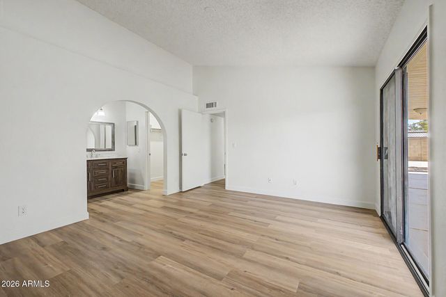 2319 E CAROL Avenue, Mesa, AZ 85204