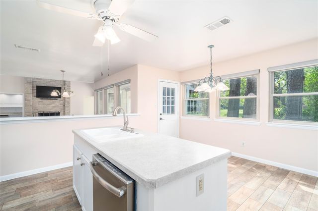 179 Old Bridge Lake, Houston, TX 77069