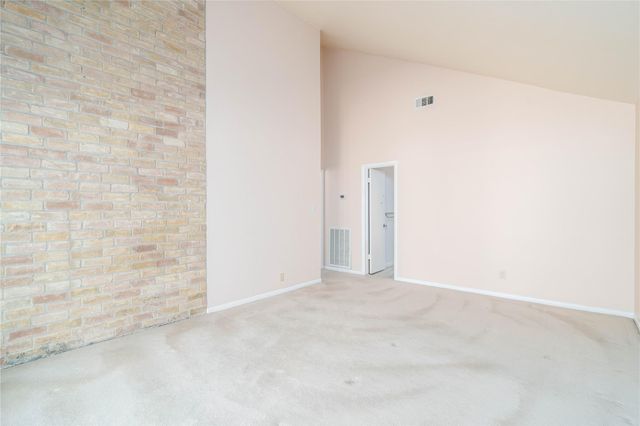 179 Old Bridge Lake, Houston, TX 77069