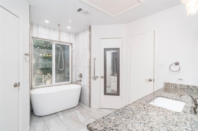 179 Old Bridge Lake, Houston, TX 77069