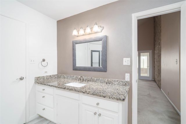 179 Old Bridge Lake, Houston, TX 77069