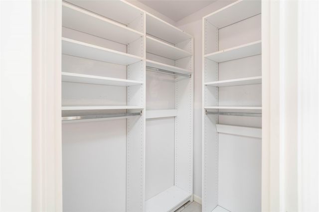 179 Old Bridge Lake, Houston, TX 77069