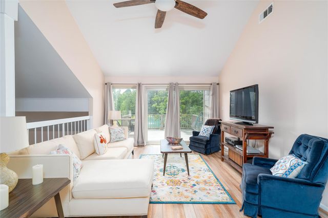 179 Old Bridge Lake, Houston, TX 77069