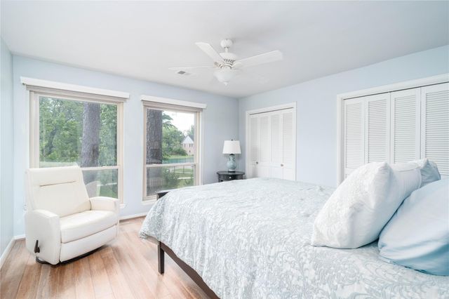 179 Old Bridge Lake, Houston, TX 77069