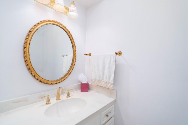 179 Old Bridge Lake, Houston, TX 77069