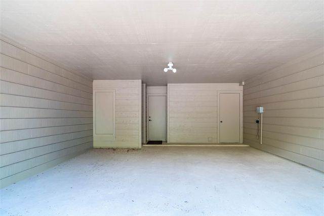 179 Old Bridge Lake, Houston, TX 77069