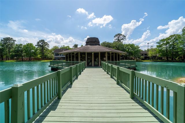179 Old Bridge Lake, Houston, TX 77069