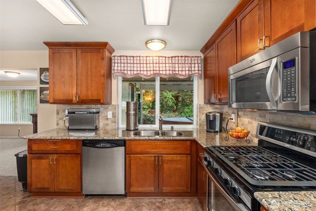 7816 6th Way SE, Lacey, WA 98503