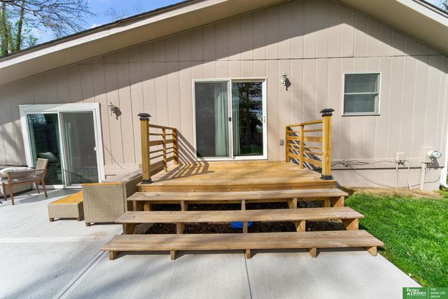 5940 S 137th Circle, Omaha, NE 68137