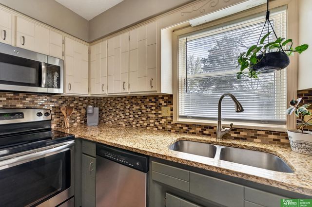 5940 S 137th Circle, Omaha, NE 68137