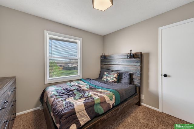 5940 S 137th Circle, Omaha, NE 68137