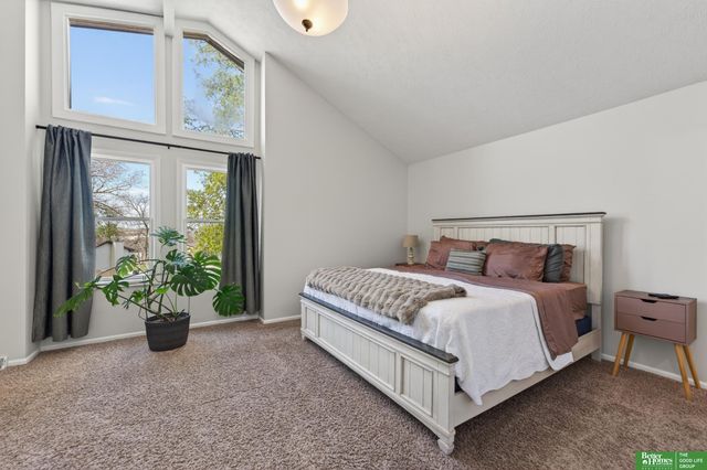 5940 S 137th Circle, Omaha, NE 68137