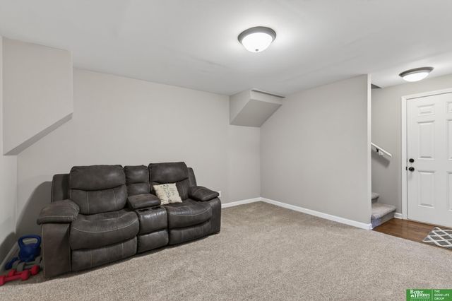 5940 S 137th Circle, Omaha, NE 68137