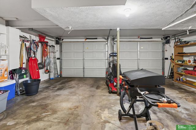 5940 S 137th Circle, Omaha, NE 68137