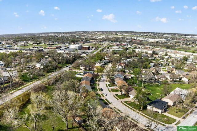 5940 S 137th Circle, Omaha, NE 68137