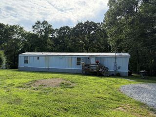 527 E Little Richland Rd, Waverly, TN 37185