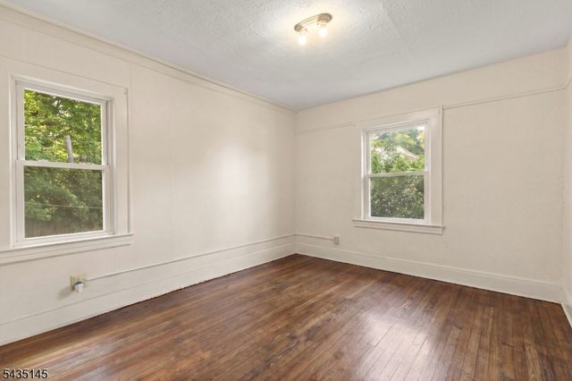 51 Ridgehurst Rd, West Orange Twp., NJ 07052