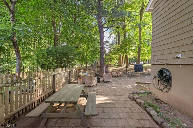 51 Ridgehurst Rd, West Orange Twp., NJ 07052