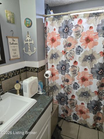 2815 Garfield Ave, Louisville, KY 40212