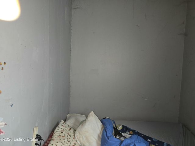 2815 Garfield Ave, Louisville, KY 40212