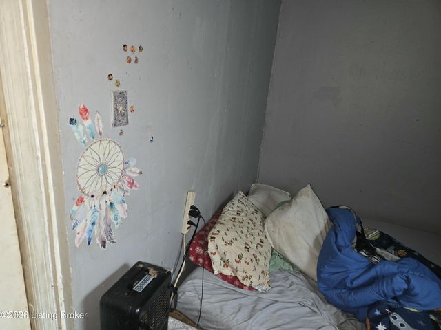 2815 Garfield Ave, Louisville, KY 40212