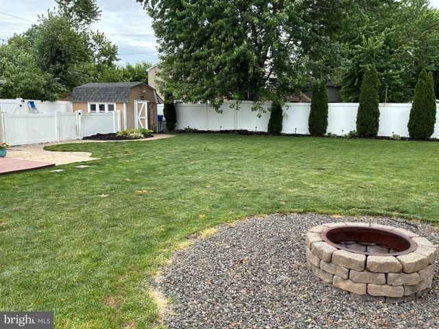 65 CALDWELL AVE, Marlton, NJ 08053