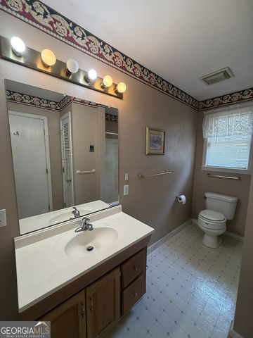 186 Lake Forest Drive, Elberton, GA 30635