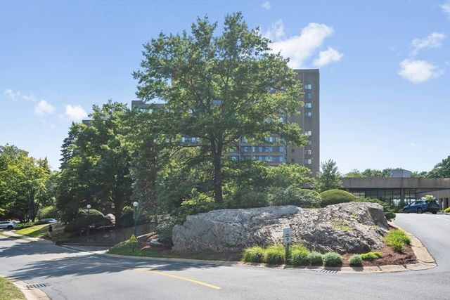 250 Hammond Pond Parkway 707S, Newton, MA 02467