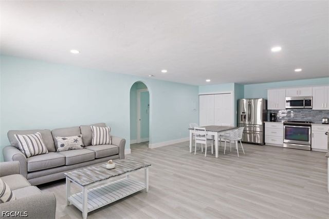 27900-902 Vermont ST, Bonita Springs, FL 34135