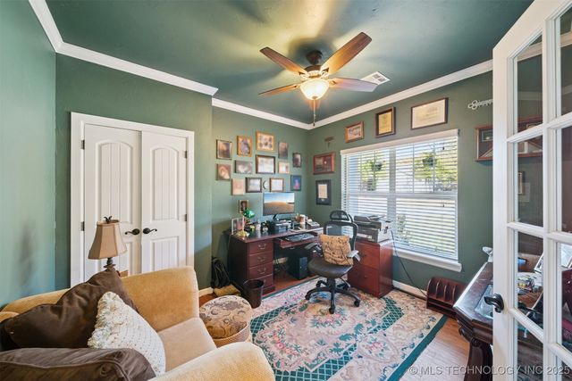 466 N Keypoint Drive, Sand Springs, OK 74063