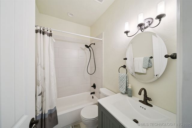 466 N Keypoint Drive, Sand Springs, OK 74063