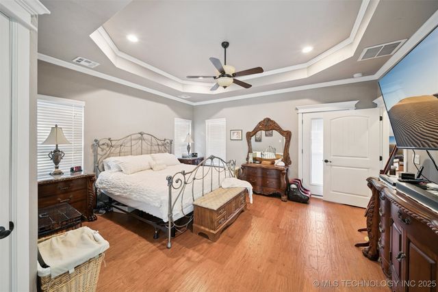 466 N Keypoint Drive, Sand Springs, OK 74063