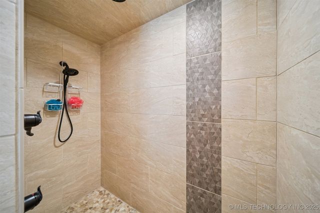 466 N Keypoint Drive, Sand Springs, OK 74063