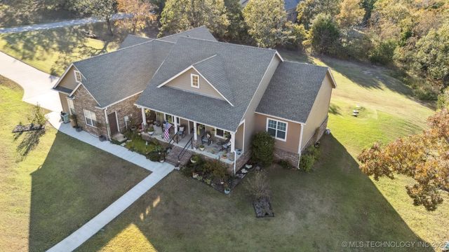 466 N Keypoint Drive, Sand Springs, OK 74063